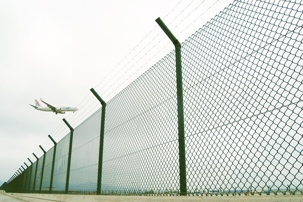 Guardrail hardware